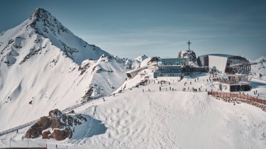 Lanovka Gaislachkogelbahn s muzeem Jamese Bonda Elements 007 a restaurace Ice Q v Söldenu, © Ötztal Tourismus