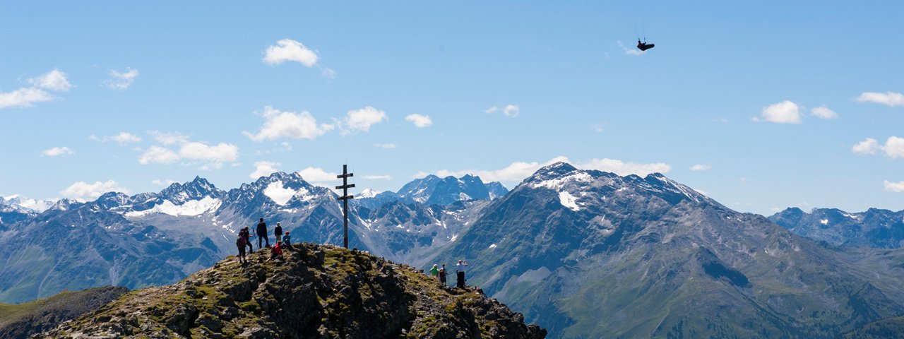 Výhled z vrcholu Wetterkreuzkogelu v údolí Ötztal, © Ötztal Tourismus/Matthias Burtscher