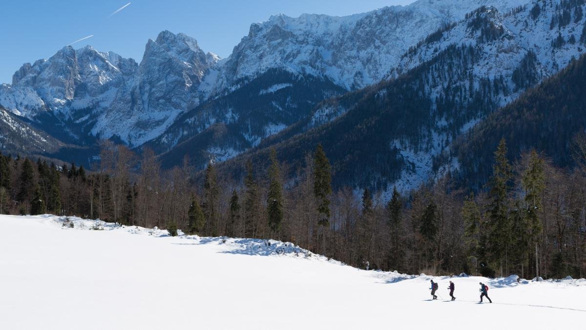Oblast kolem Kufsteinu protkaná celkem 800 km pěších stezek je oblíbená zejména mezi pohodovějšími pěšími turisty, kteří na výletech rádi odpočívají a kochají se krajinou. Pokud máte rádi naučné stezky, pak vyrazte do přírodní rezervace Kaisertal., © Tirol Werbung/W9 Studios