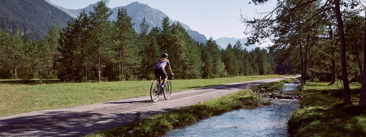 Na gravel biku v údolí Lechtal, © Tannheimer Tal