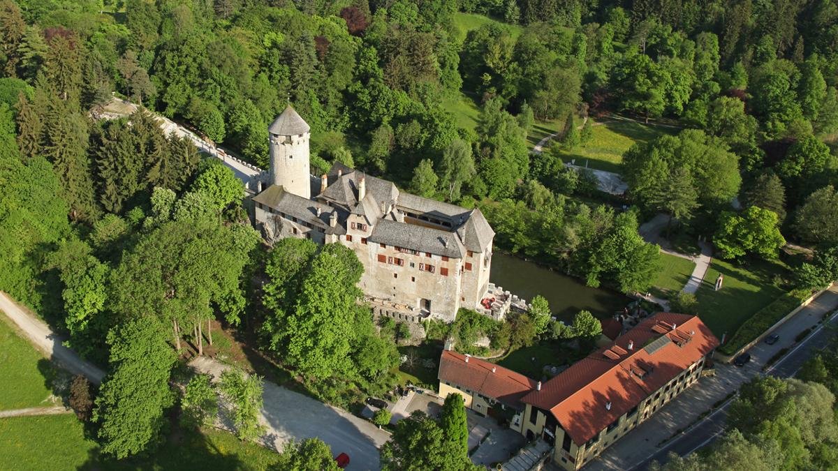 Túra od hradu ke hradu, © Alpbach Tourismus / Simon Oberleiter