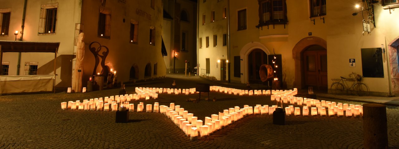 Vánoční hvězda ze svíček, © Gabriele Grießenböck