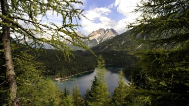 Jezero Fernsteinsee u Nassereith, © Tirol Werbung / Bernhard Aichner