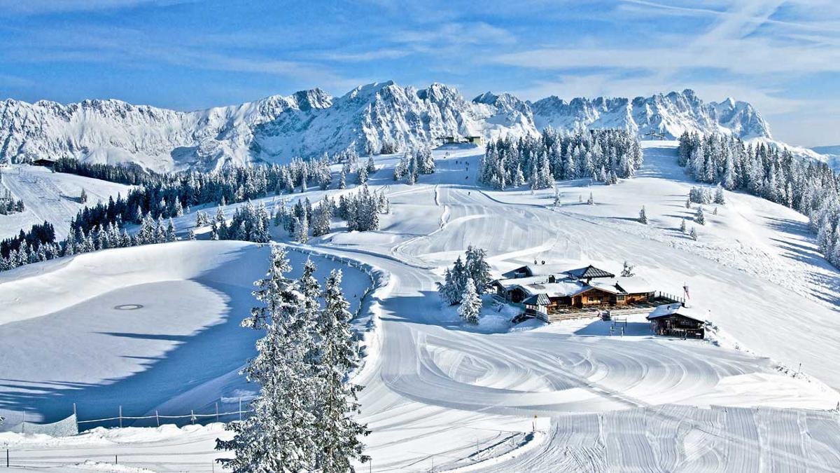 V zimních měsících je region Wilder Kaiser oblíbenou destinací lyžařů a snowboardistů, kterým nabízí snadný přístup do jednoho z největších rakouských propojených ski areálů - Wilder Kaiser - Brixental SkiWorld., © TVB Wilder Kaiser