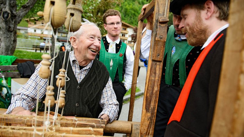 Místní řemeslníci na Gauder Festu vystavují své výrobky, © Zillertal Bier