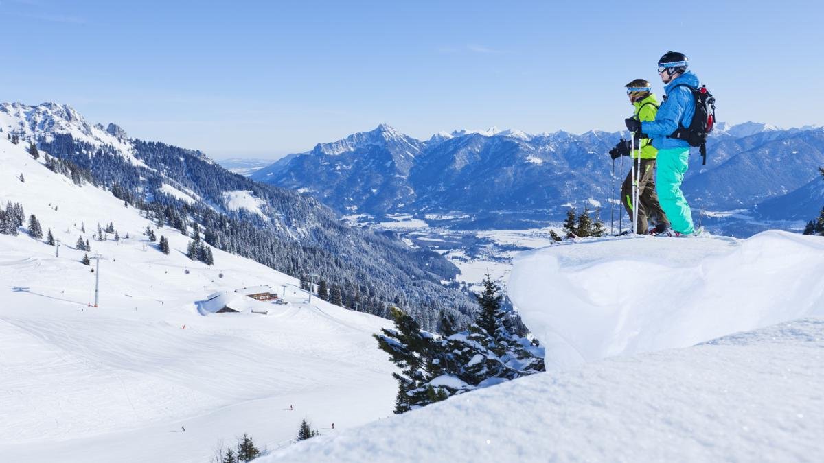 Lyžování na Hahnenkamm Höfen, © Naturparkregion Reutte/Robert Eder